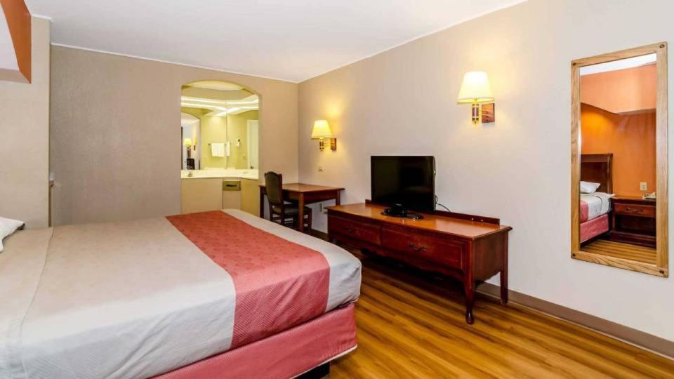 Motel 6-Newark, De Luaran gambar